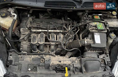 Седан Ford Fiesta 2013 в 
