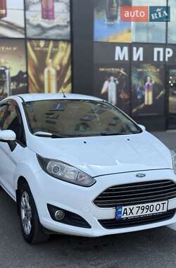 Хэтчбек Ford Fiesta 2013 в 