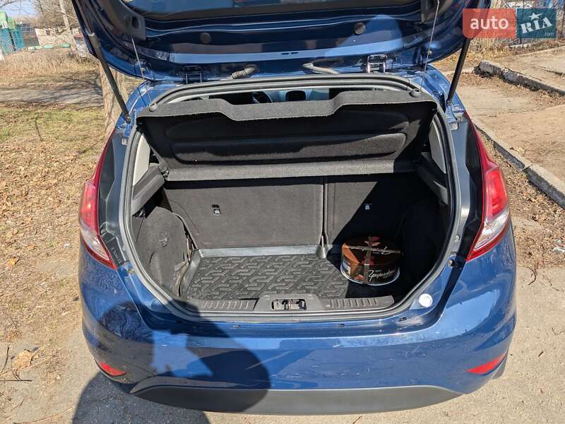 Хэтчбек Ford Fiesta 2016 в Днепре фото 8 Хэтчбек Ford Fiesta 2016 в Днепре