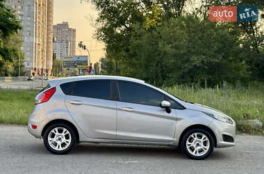 Хэтчбек Ford Fiesta 2018 в 
