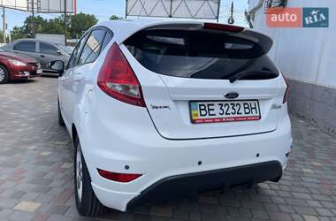 Хэтчбек Ford Fiesta 2011 в 