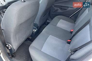 Хэтчбек Ford Fiesta 2011 в 