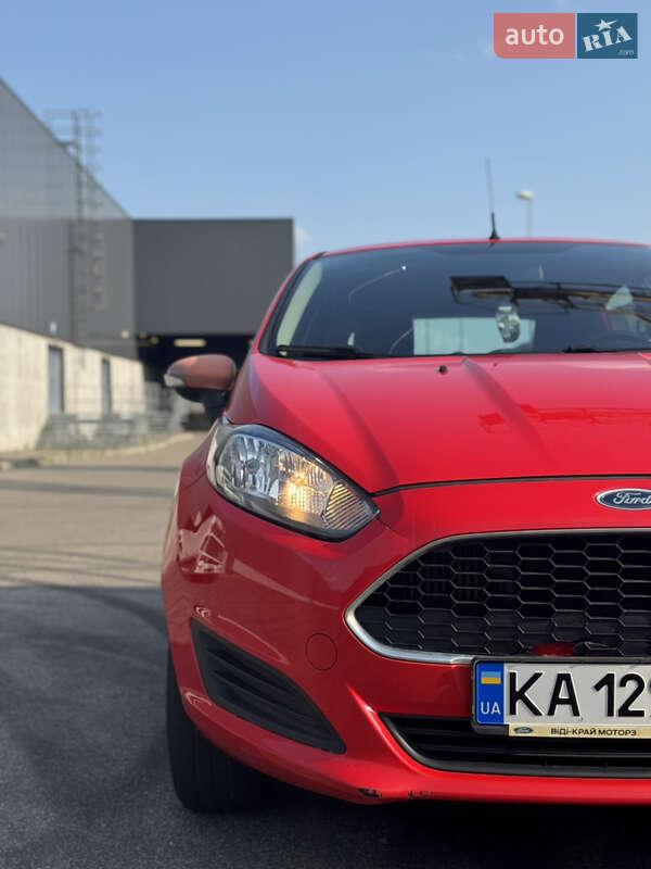 Хэтчбек Ford Fiesta 2016 в Киеве