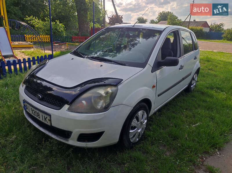 Хэтчбек Ford Fiesta 2007 в Нежине