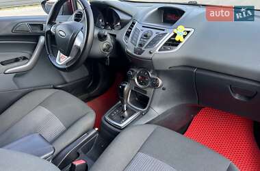 Хэтчбек Ford Fiesta 2011 в 