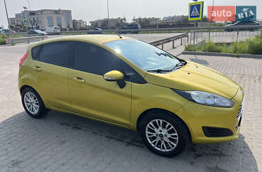 Хэтчбек Ford Fiesta 2013 в 