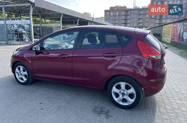Хэтчбек Ford Fiesta 2011 в 
