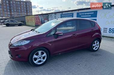 Хэтчбек Ford Fiesta 2011 в 