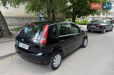 Хэтчбек Ford Fiesta 2005 в 