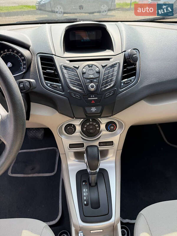 Седан Ford Fiesta 2017 в Коломые