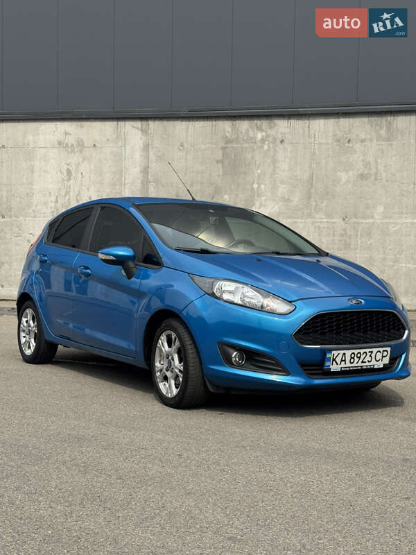 Хэтчбек Ford Fiesta 2016 в Киеве