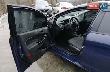 Хэтчбек Ford Fiesta 2013 в 