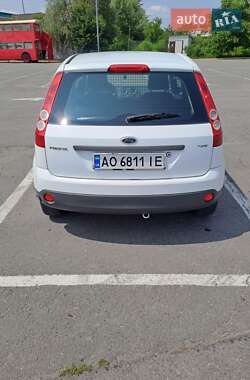 Хэтчбек Ford Fiesta 2007 в 