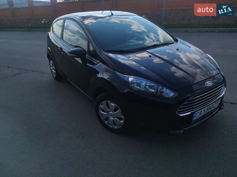 Хэтчбек Ford Fiesta 2014 в 