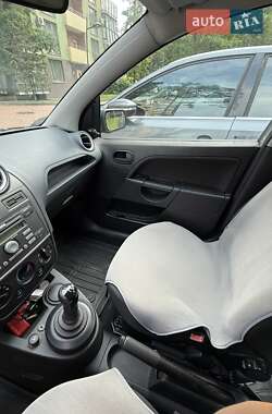 Хэтчбек Ford Fiesta 2008 в 
