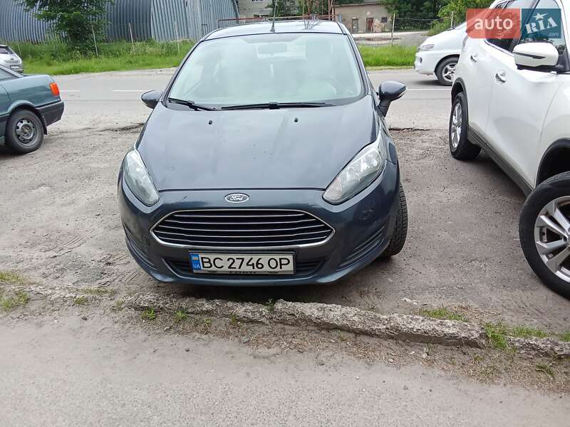 Хэтчбек Ford Fiesta 2013 в 
