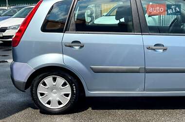 Хэтчбек Ford Fiesta 2006 в 
