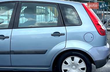 Хэтчбек Ford Fiesta 2006 в 