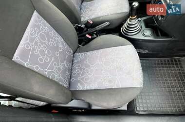 Хэтчбек Ford Fiesta 2006 в 