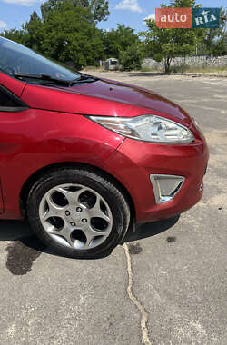 Хэтчбек Ford Fiesta 2010 в 