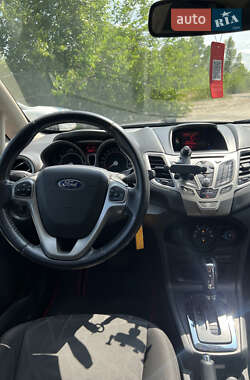 Хэтчбек Ford Fiesta 2010 в 