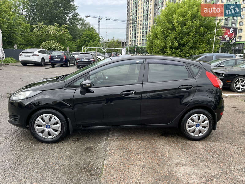 Хетчбек Ford Fiesta 2013 в Києві