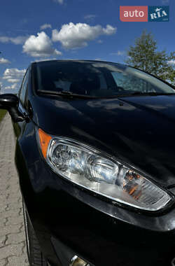 Хэтчбек Ford Fiesta 2013 в 