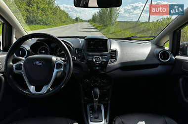 Хэтчбек Ford Fiesta 2013 в 