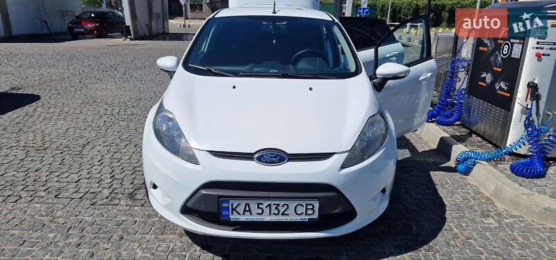 Хэтчбек Ford Fiesta 2011 в Киеве
