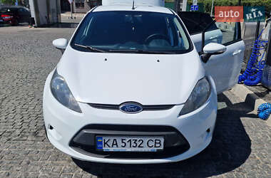 Хэтчбек Ford Fiesta 2011 в 