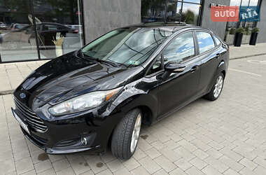 Седан Ford Fiesta 2015 в Ужгороде