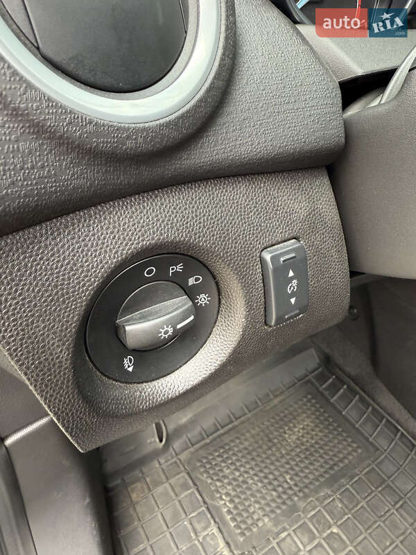 Седан Ford Fiesta 2015 в Ужгороде