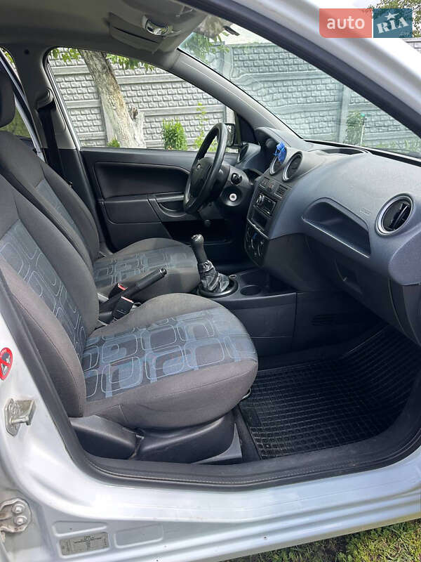 Хэтчбек Ford Fiesta 2008 в Славутиче