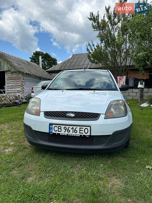 Хэтчбек Ford Fiesta 2008 в Славутиче