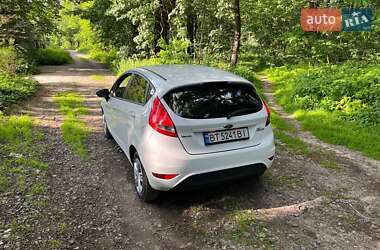 Хэтчбек Ford Fiesta 2011 в 