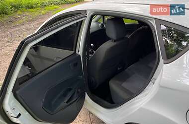 Хэтчбек Ford Fiesta 2011 в 