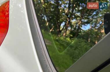 Хэтчбек Ford Fiesta 2011 в 