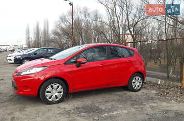 Хэтчбек Ford Fiesta 2010 в 