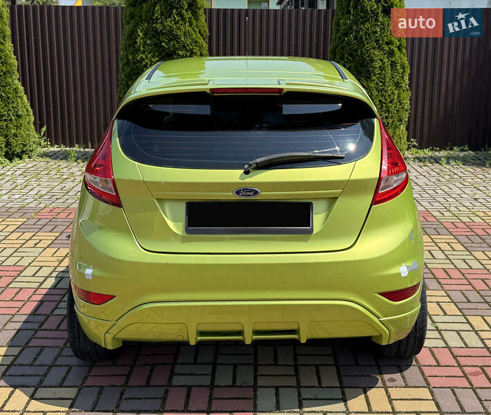 Хэтчбек Ford Fiesta 2008 в Изяславе