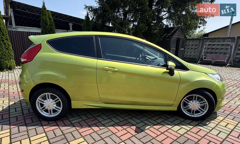 Хэтчбек Ford Fiesta 2008 в Изяславе