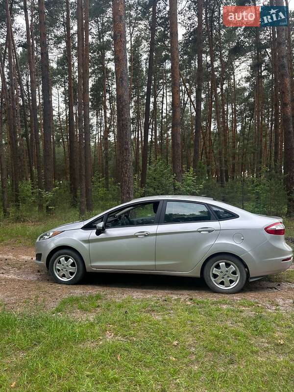 Седан Ford Fiesta 2016 в Славуте