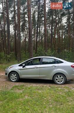 Седан Ford Fiesta 2016 в 