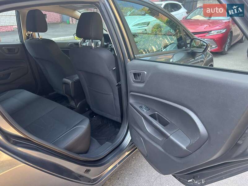 Седан Ford Fiesta 2019 в Днепре