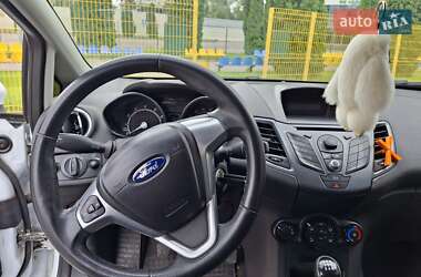 Хэтчбек Ford Fiesta 2013 в 