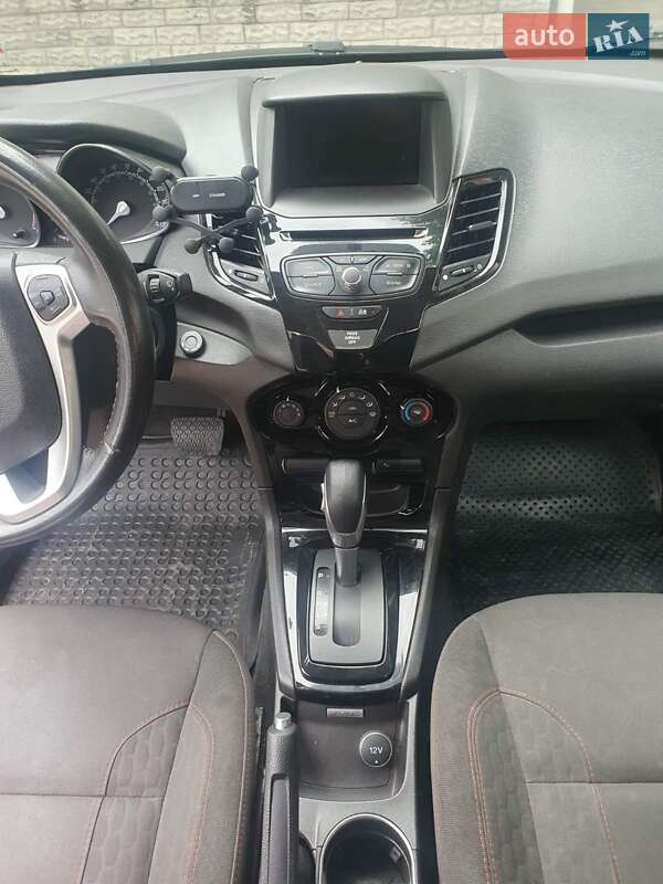 Хэтчбек Ford Fiesta 2016 в Могилев-Подольске фото 4 Хэтчбек Ford Fiesta 2016 в Могилев-Подольске