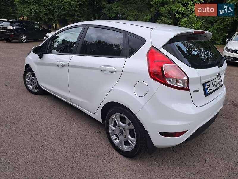 Хэтчбек Ford Fiesta 2016 в Львове
