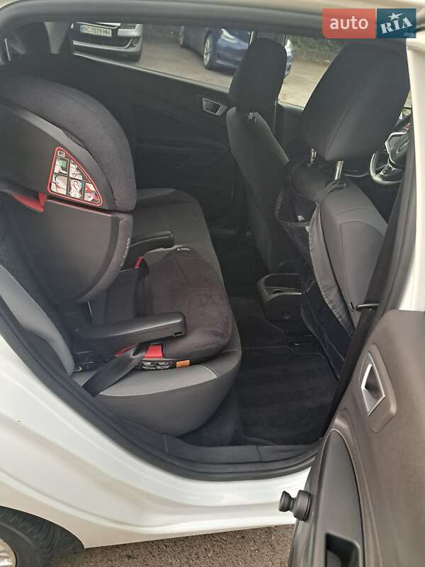 Хэтчбек Ford Fiesta 2016 в Львове
