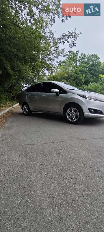 Седан Ford Fiesta 2017 в Днепре