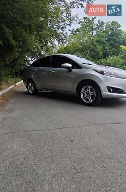 Седан Ford Fiesta 2017 в 