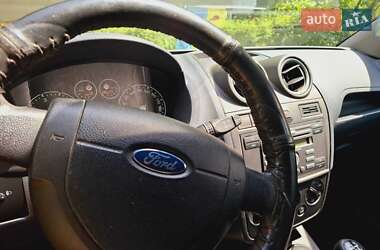 Хэтчбек Ford Fiesta 2008 в 